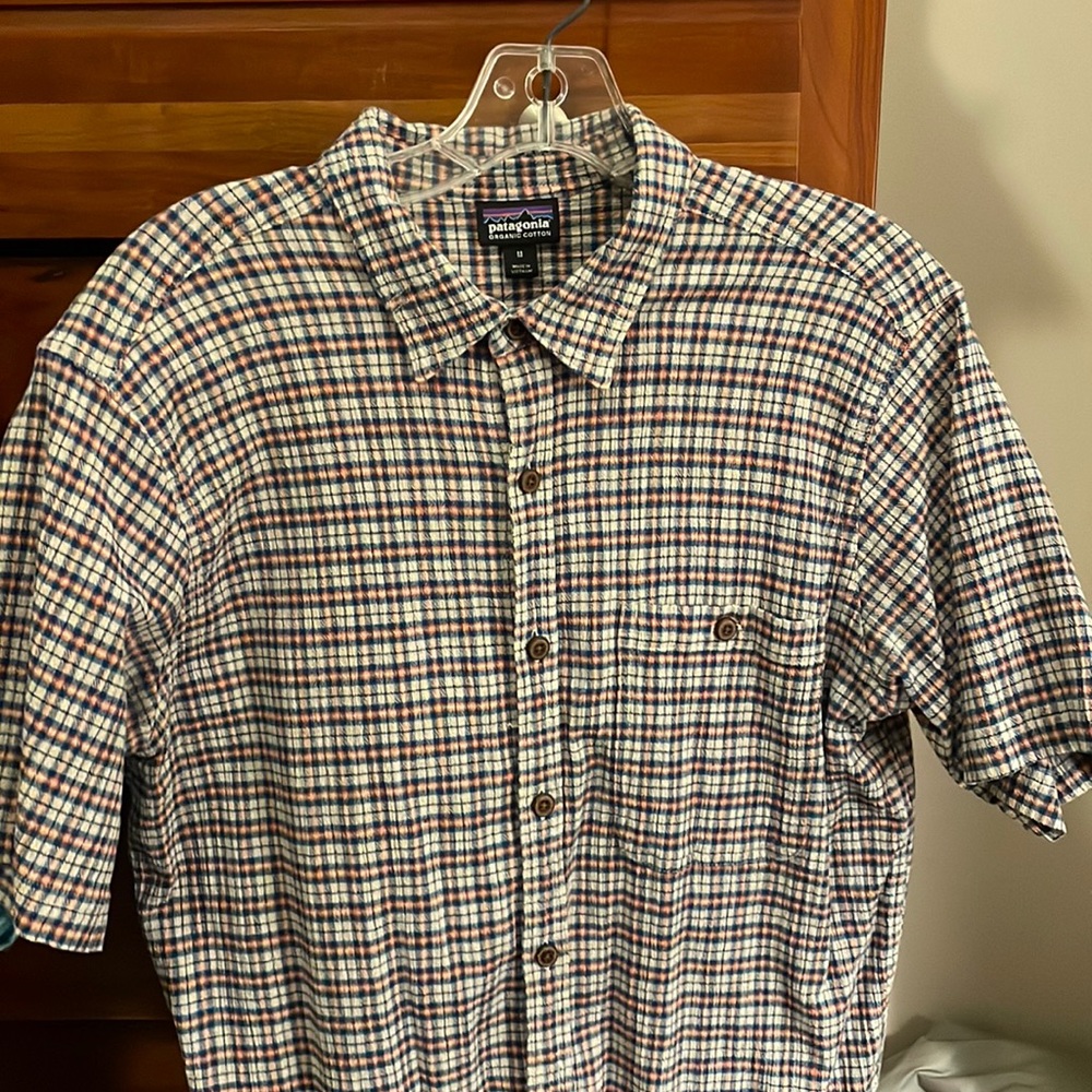Patagonia lightweight short sleeve button down. Organic cotton. Great condition